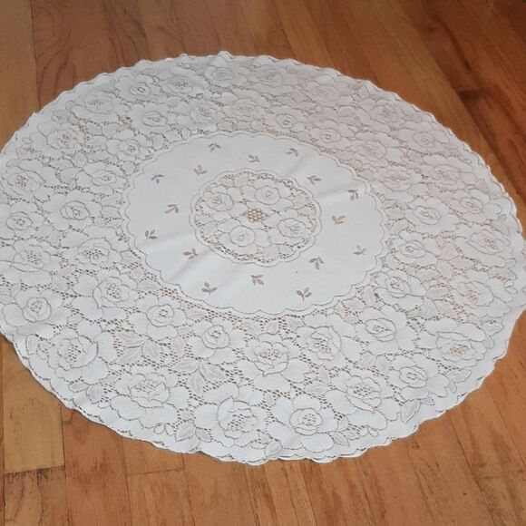 LaceTable Top Cover Cream &Rose Lace Dollie for side table - Picture 1 of 8